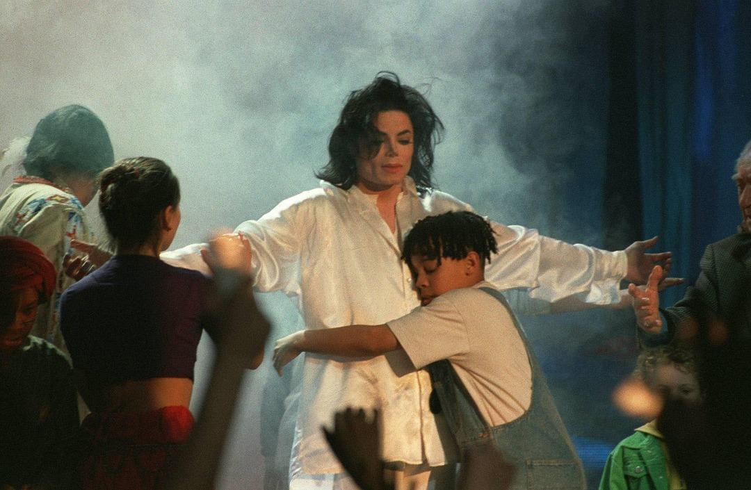 Michael Jackson'ın koruması seneler sonra a&ccedil;ıkladı! "&Ccedil;ocuk istismarı iddiaları..."