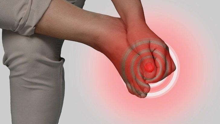 Kadınların vazgeçilmez tutkusu! Her gün topuklu ayakkabı giymenin birçok zararı var G5