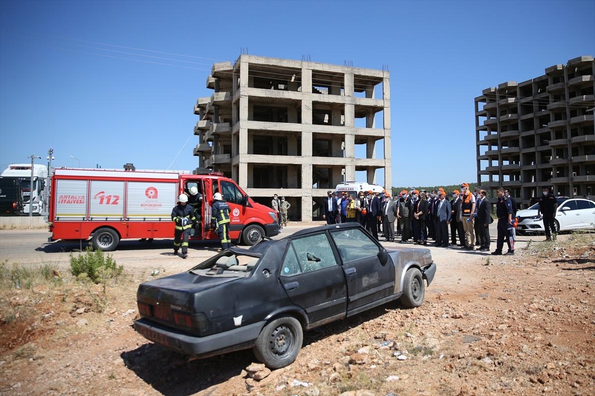 Antalya'daki "afet tatbikatı" ger&ccedil;eğini aratmadı