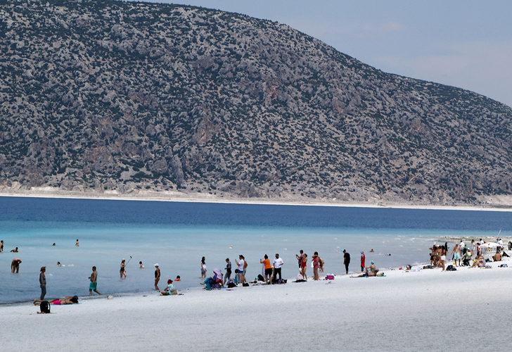 Salda Gölü'ne akın ettiler: Televizyonlarda haberlerde gördüğümüz kadar varmış G2