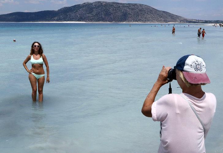 Salda Gölü'ne akın ettiler: Televizyonlarda haberlerde gördüğümüz kadar varmış G4