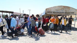 DÜZELTME - Suriyelilerin Kurban Bayramı öncesi Cilvegözü Sınır Kapısı'ndan ülkelerine geçişleri sürüyor başlıklı haberimizin son paragrafında yer alan 18 Temmuz ifadesi sehven 18 Haziran olarak yazılmıştır. Haberimizi düzelterek yeniden yayımlıyoruz