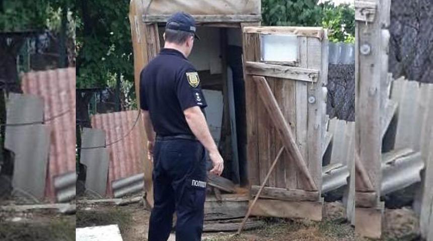 Tuvalet deliğine düşen telefonunu almak isteyen 16 yaşındaki çocuk zehirlenerek öldü