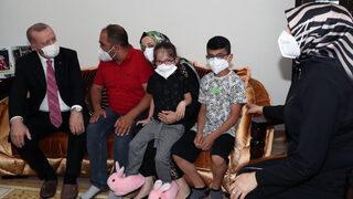 Cumhurbaşkanı Erdoğan, konuk olduğu ailenin doğacak bebeğinin ismini verdi