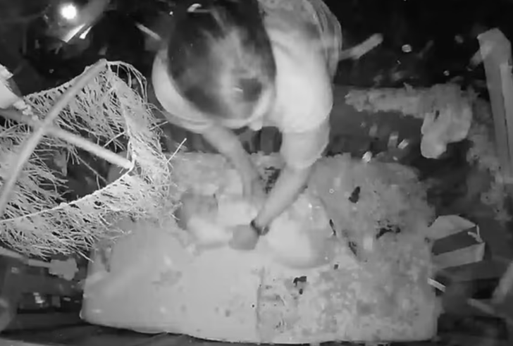 ABD'de korkunç olay! Beş aylık bebeğin üzerine düşen moloz yığınları neredeyse öldürüyordu G2