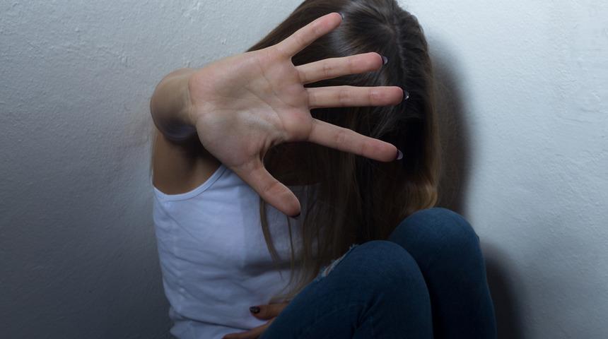 Yargıtay'dan emsal karar! Sarılmaya teşebbüs cinsel taciz sayıldı