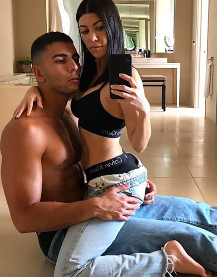 Kourtney Kardashian tangasını giyip daha iyi kalçanın sırrını verdi G5