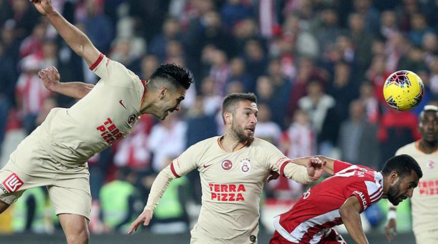 Galatasaray'ın golcüsü Falcao'ya talip var
