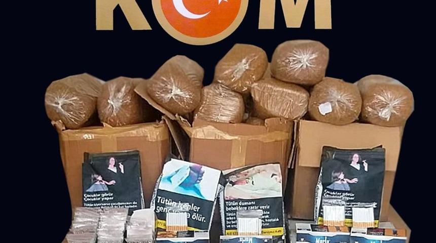 Kocaeli'de g&uuml;mr&uuml;k ka&ccedil;ağı makaron ve t&uuml;t&uuml;n operasyonu