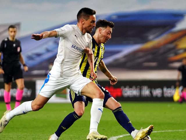 Mesut Özil: Penaltı çok tartışmalı değil miydi?