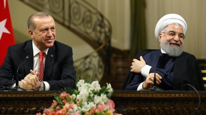 Basın toplantısında ilginç anlar! Erdoğan'ın esprisi Ruhani'ye kahkaha attırdı