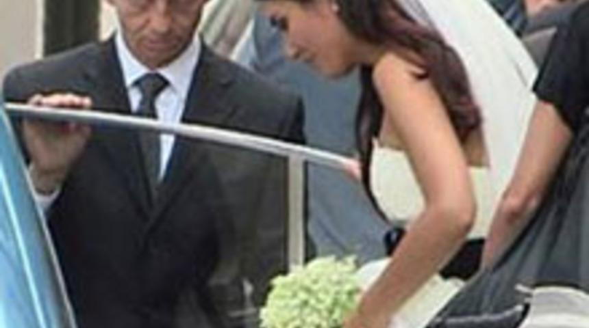 &Uuml;nl&uuml; &Ccedil;ift Evlendi