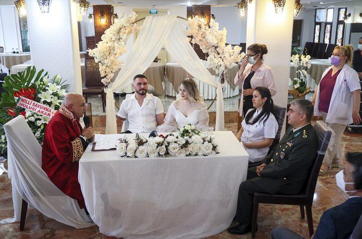 Pençe-Şimşek operasyonunda sağ kolunu ve bacağını kaybetmişti! Uzman Çavuş İbrahim Yüzer, hastanede evlendi G4