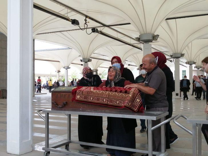 Ankara'daki anneanne cinayeti! Son yolculuklarına gözyaşlarıyla uğurlandılar G2