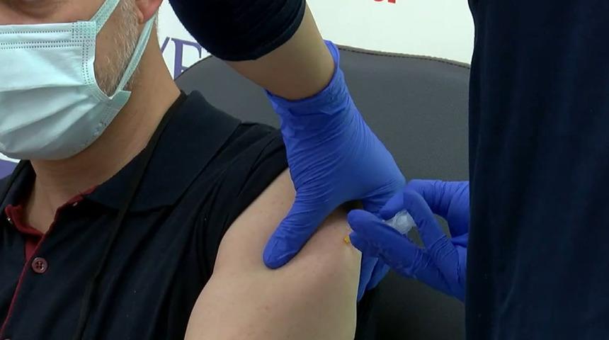 Son Dakika: Turkovac'ın Faz 3 aşaması gönüllülere uygulanmaya başlandı