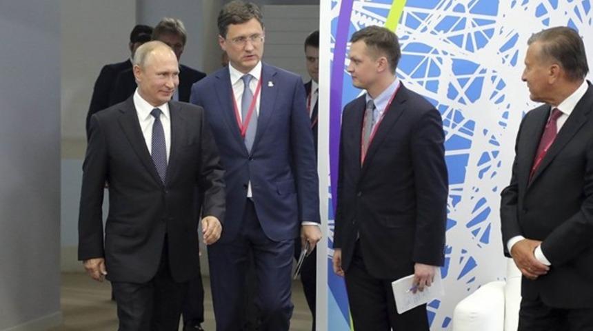 Putin'den, sadece kendisine soru soran sunucuya İsrailli asker fıkrası 