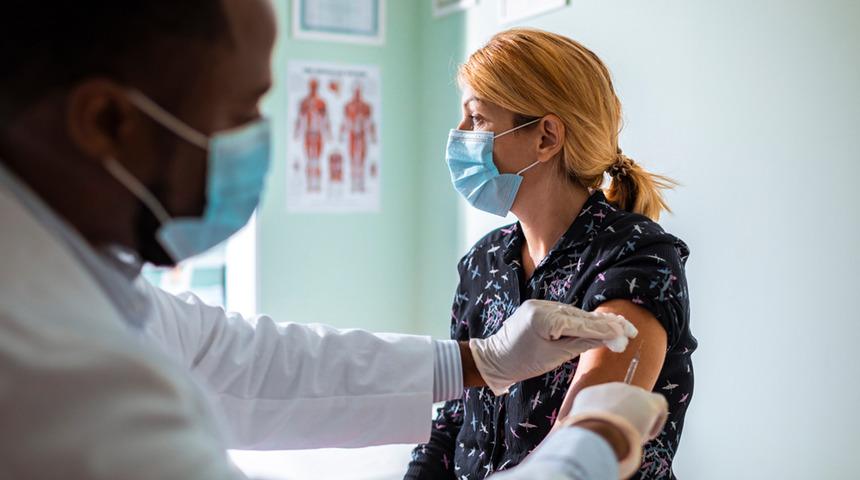 İsveç'te Kovid-19'a karşı 3. doz aşılama yapılacak