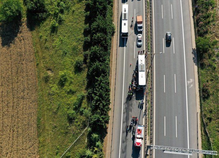 Anadolu Otoyolu'nda 4 kişinin yaralandığı trafik kazası ulaşımı aksattı G2