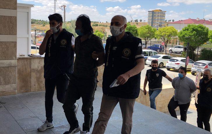 Uşak'ta 1 kişinin öldüğü silahlı kavganın ardından gözaltına alınan 3 şüpheliden 2'si tutuklandı G2