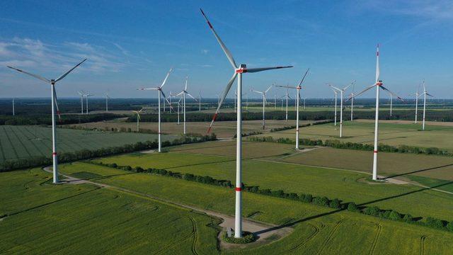 Rüzgar enerjisi, yenilenebilir kaynaklar arasında başı çekiyor.