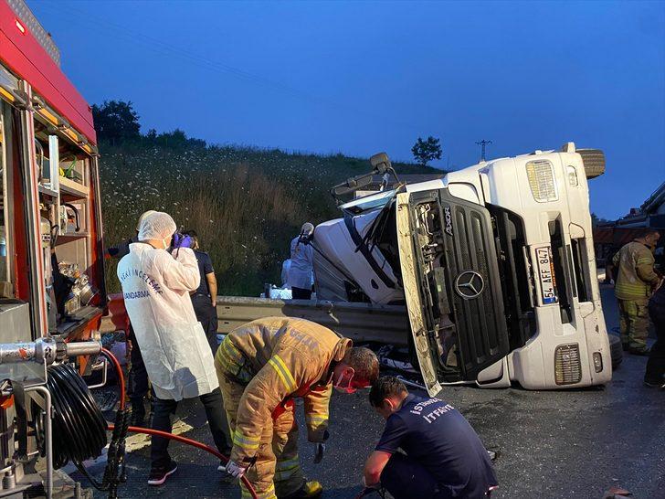 Kuzey Marmara Otoyolu’nda tır devrildi: 2 ölü G3