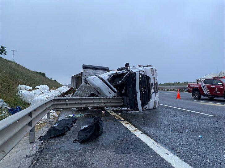 Kuzey Marmara Otoyolu’nda tır devrildi: 2 ölü G4