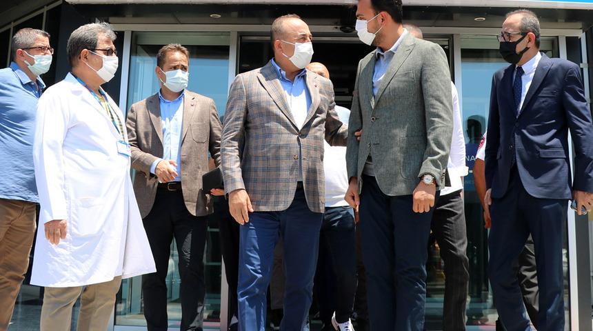  Bakan Çavuşoğlu, Alanyasporlu Babacar'ı ziyaret etti