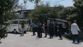 Boşanma aşamasındaki eşini ve kayınpederini öldürüp kaçtı