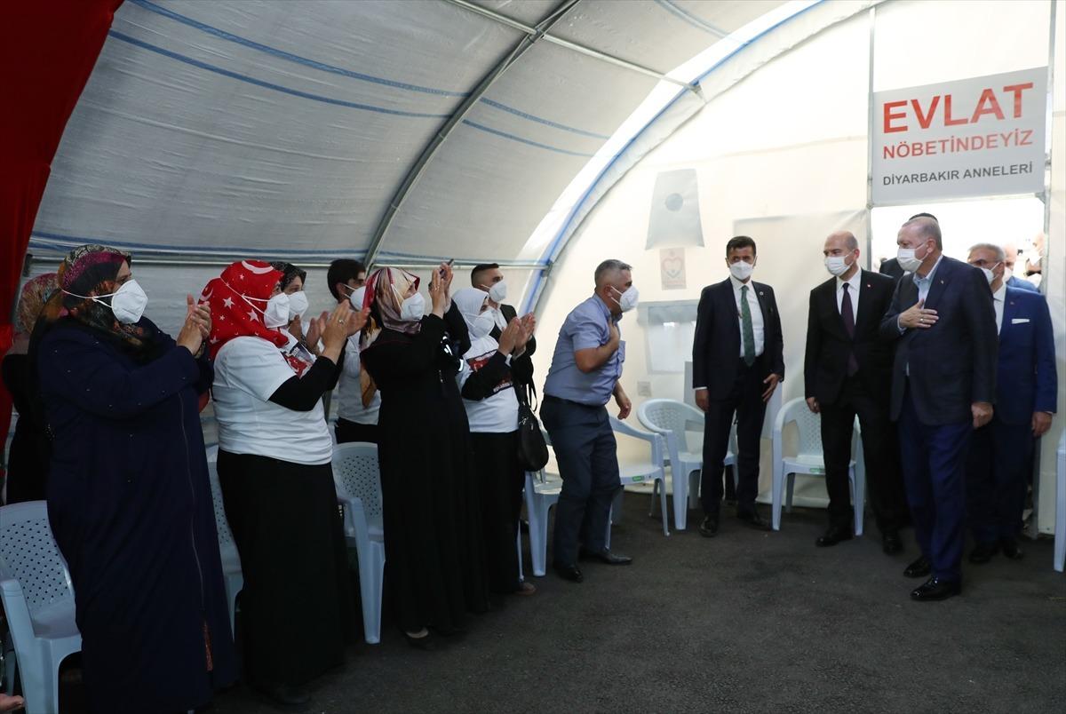 Cumhurbaşkanı Erdoğan Diyarbakır annelerini ziyaret etti
