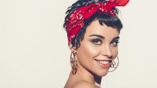 İpek eşarpların tarihsel serüvenine yolculuk! 100 yıl içinde kullanımı tamamen değişti