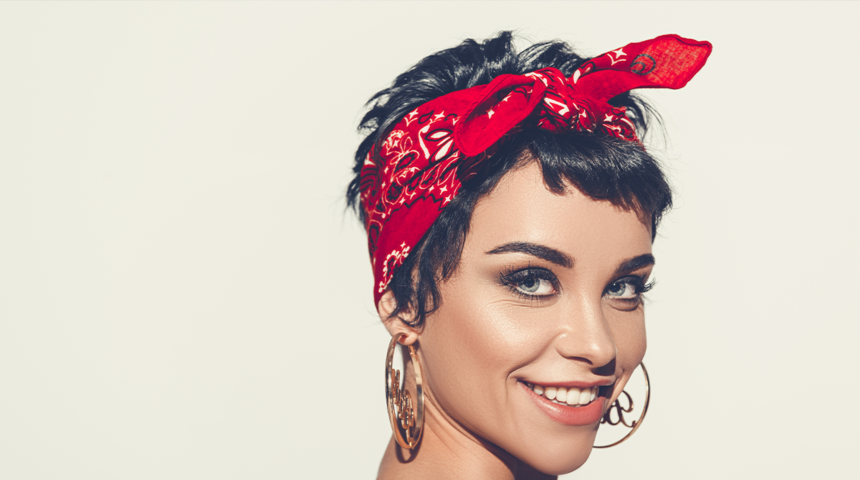 İpek eşarpların tarihsel serüvenine yolculuk! 100 yıl içinde kullanımı tamamen değişti