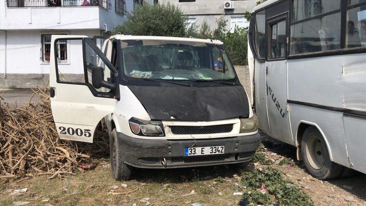 Adana'da kavgaya müdahale eden polis, kamyonetin çarpmasıyla yaralandı G2