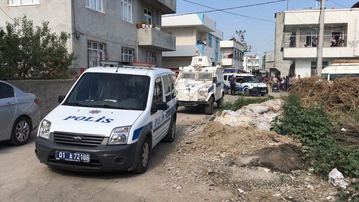 Adana'da kavgaya müdahale eden polis, kamyonetin çarpmasıyla yaralandı G3