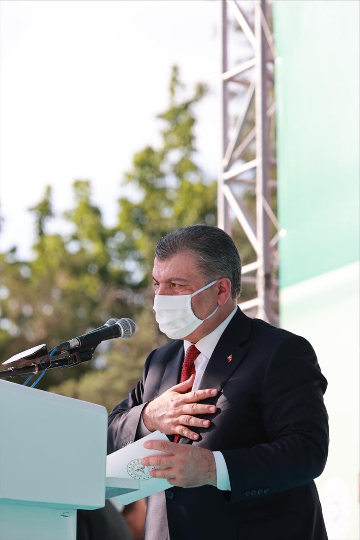 Sağlık Bakanı Koca, Diyarbakır'da yapımı tamamlanan projelerin toplu a&ccedil;ılış t&ouml;reninde konuştu: