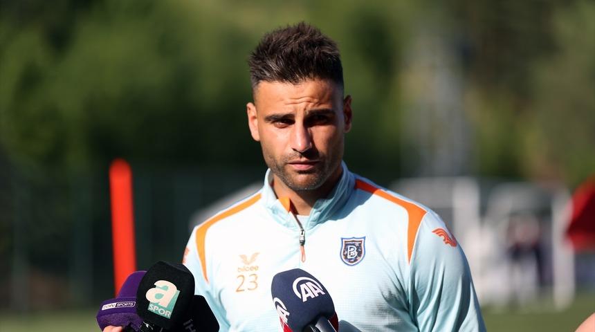 Başakşehir'in orta saha oyuncusu Deniz Türüç, yeni sezonda zirveye oynayacaklarına inanıyor: