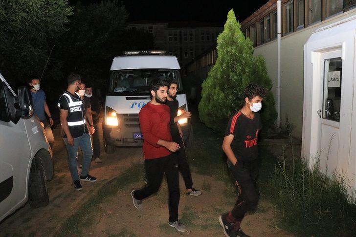 Erzincan’da yasa dışı yollarla yurda giren 17 sığınmacı yakalandı G2
