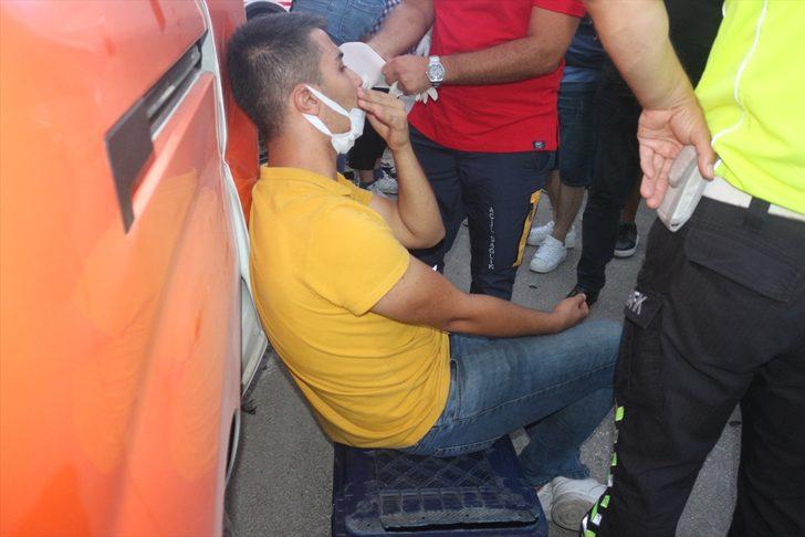 Adana'da otomobil ile hafif ticari araç çarpıştı: 3 yaralı G2