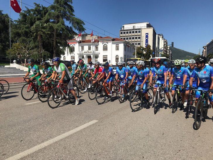 Ömer Halisdemir 5. Ulusal Bisiklet Turu'na katılan sporcular Bursa'ya geldi G2