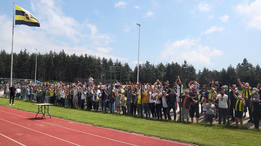 Fenerbah&ccedil;eli taraftarlardan antrenmana yoğun ilgi