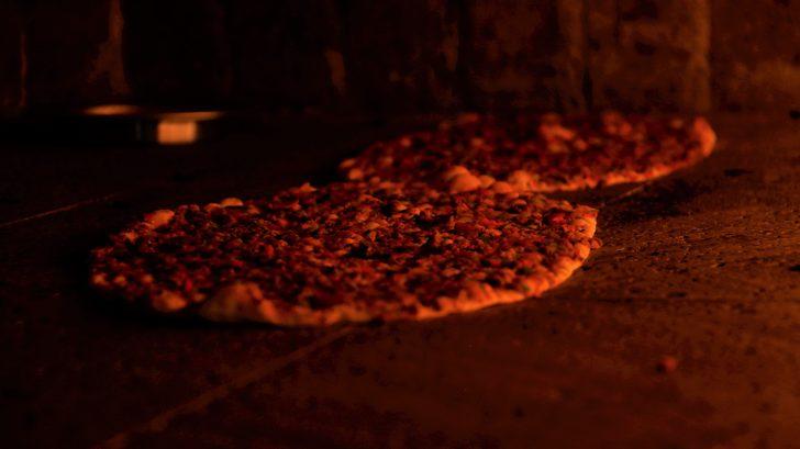 Lahmacun değil kazmacun! Ardahan’dan getirilen kazlarla yapılıyor G2