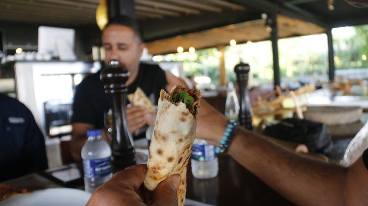 Lahmacun değil kazmacun! Ardahan’dan getirilen kazlarla yapılıyor G4