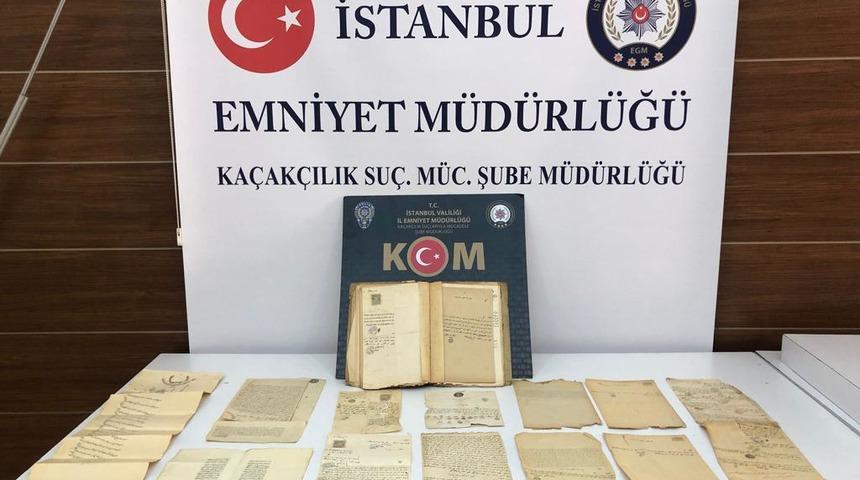 Kadıköy'de 12 adet "Kadı Hücceti" ele geçirildi