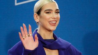 Dua Lipa kendi fotoğrafını paylaştığı için davalık oldu