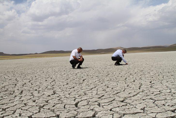 Van'da Akgöl'den sonra Saray Tuz Gölü de kurudu G1