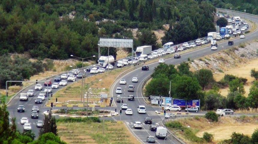 Araç kuyruğunun bir ucu Aydın’da, bir ucu Muğla’da