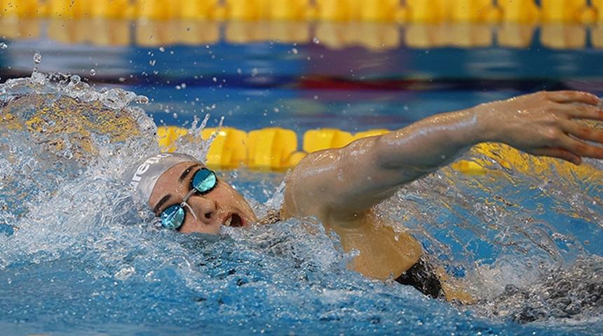 Milli yüzücü Merve Tuncel, gençlerde rekor kırarak Avrupa şampiyonu oldu