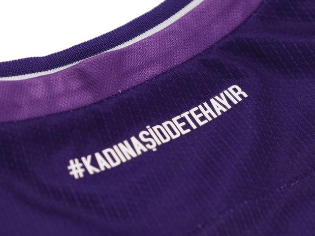 Samsunspor, kadına şiddete karşı mor forma hazırladı