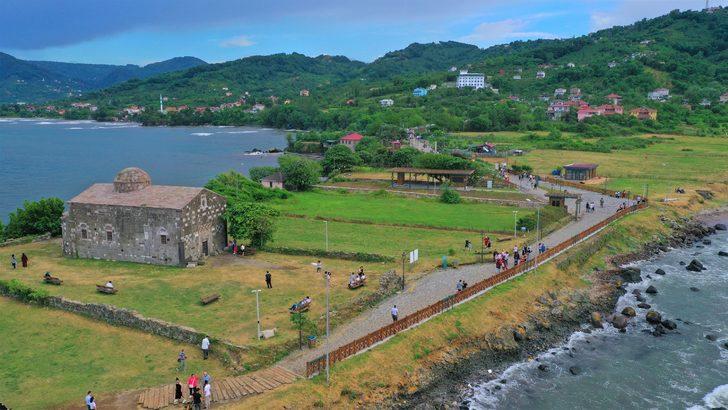 'Altın post' efsanesiyle ünlenen Yason Burnu turistlerin ilgi odağı oldu G3