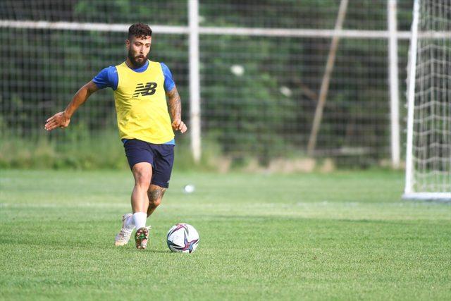 Adana Demirsporlu defans oyuncusu Tarık Çamdal iyi bir sezon geçireceğine inanıyor