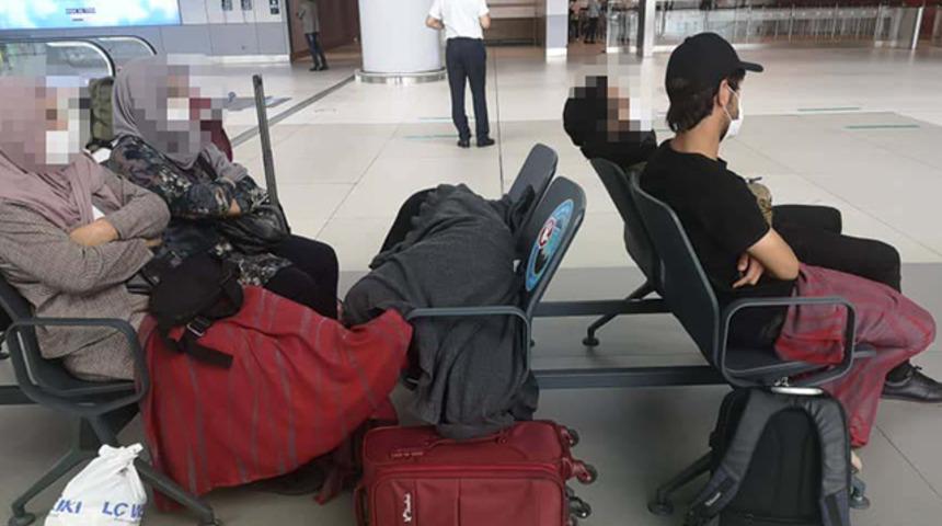Ülkelerine geri dönmek istemediler! Günlerdir İstanbul Havalimanı'nda bekliyorlar